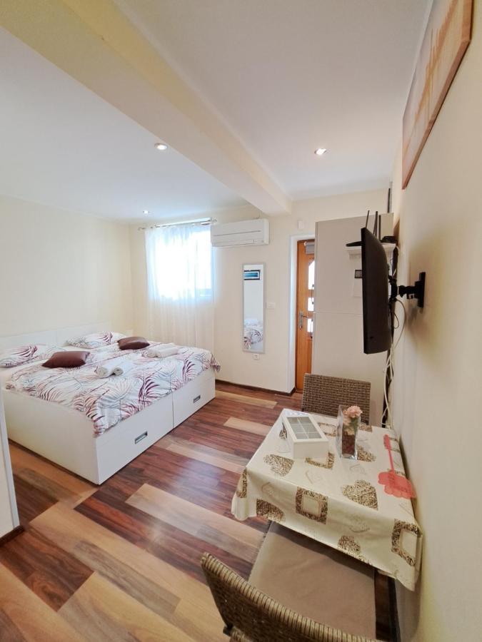 Meressa Nina&Leo Studio Apartments Novigrad  Luaran gambar