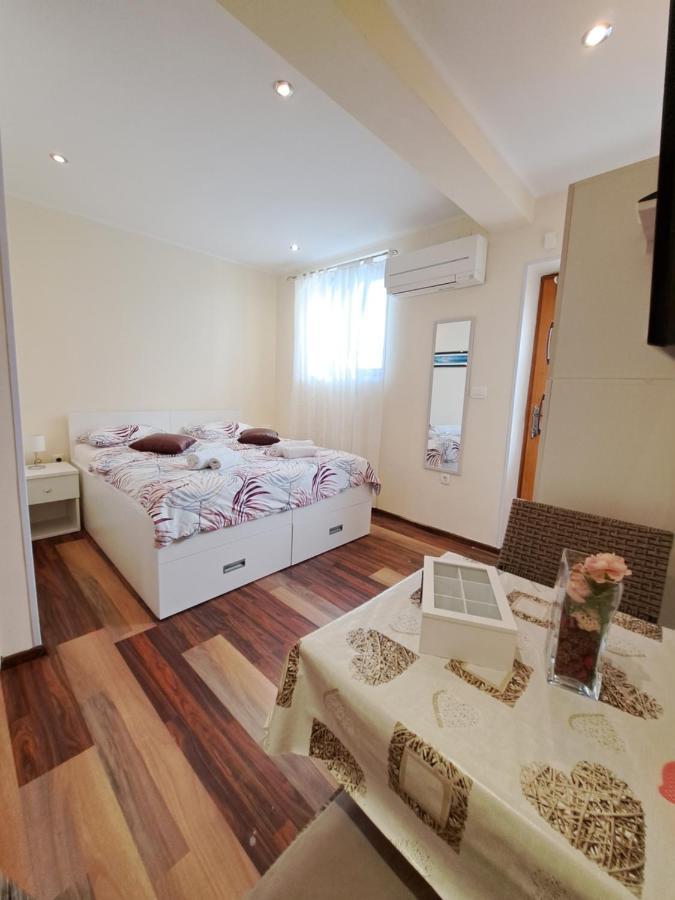 Meressa Nina&Leo Studio Apartments Novigrad  Luaran gambar